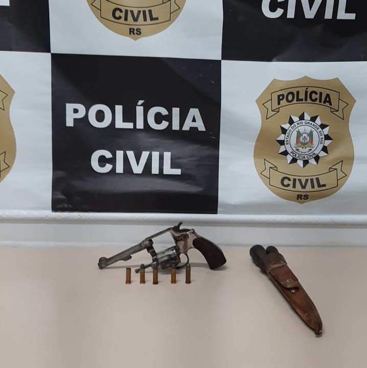 PRISÃO EM FLAGRANTE PELO CRIME DE POSSE ILEGAL DE ARMA DE FOGO E RESISTÊNCIA.